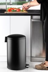 Primanova Bombe Kapaklı Çöp Kovası 30 LT Mat Texture - İç Kısım Siyah